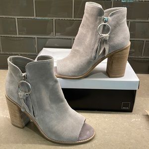 DOLCE VIDA - Grey Suede Leather Bootie Heel ✨ Size US 10